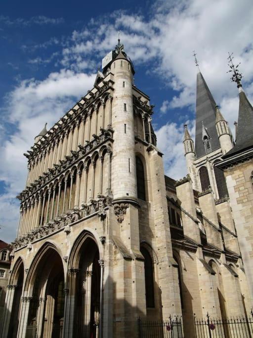 Charming Flat In Historical Centre Dijon Exterior foto